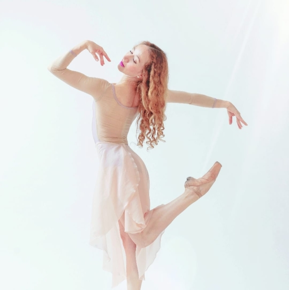 Meet your Posher, Cynthia - Picture 1 of 1